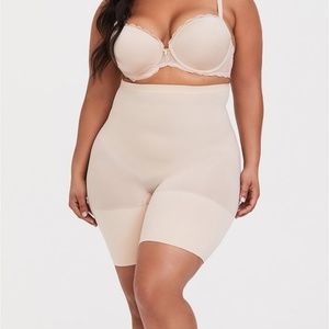 SPANX Torrid Higher Power Short Nude Size 1X  NWT